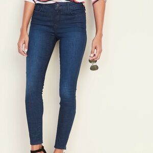 Old Navy Rockstar Super Skinny Mid-Rise Jeans